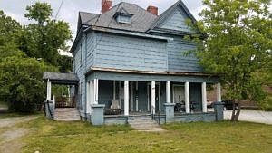 1st image of 607 Summit Ave #B