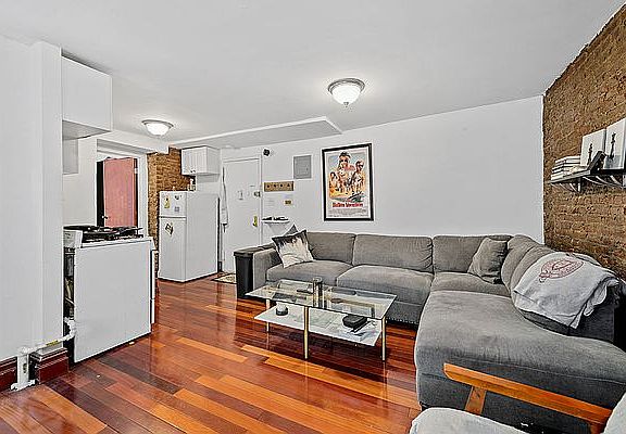 2nd image of 150 E 3rd St APT 5C