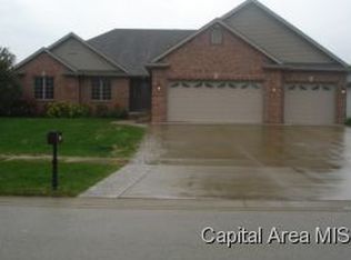 2717 Dickens Dr, Springfield, IL 62711