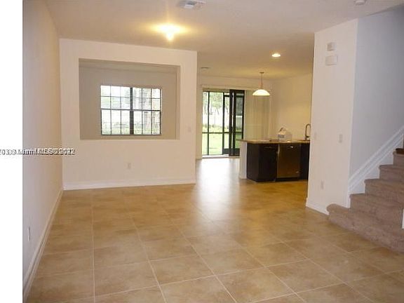 4th image of 113 Riverwalk Cir W #141