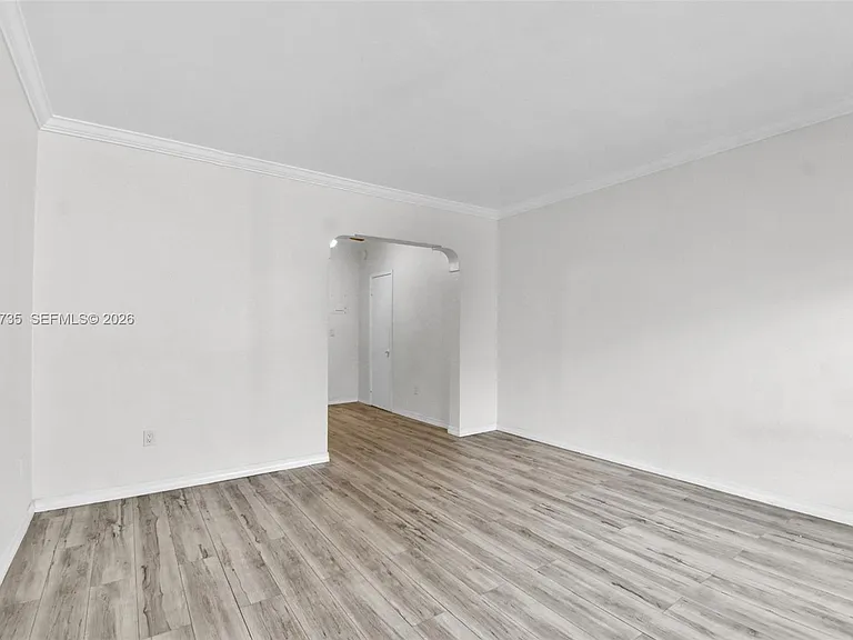 1135 Euclid Ave #202 — Photo 6