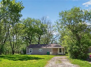 8318 Pershing Rd, Raytown, MO 64138