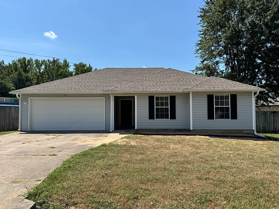 11 Matthews Ln