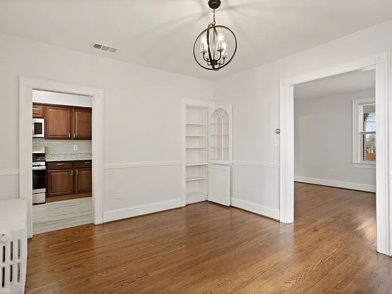 4312 10th St NE — Photo 8