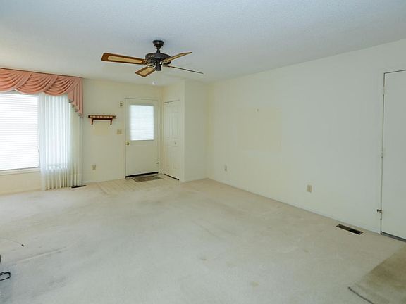 10211 Fox Hollow Ct-105