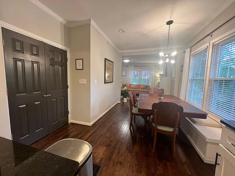 1524 Melrose Dr SW — Photo 5