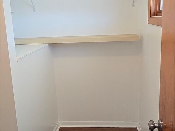5th image of 525 Huxley Dr