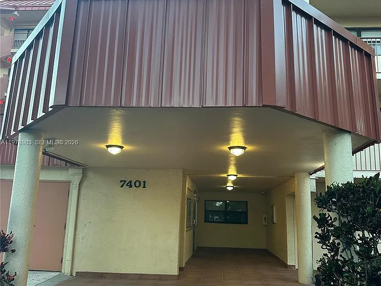 7401 NW 16th St #407 — Photo 3