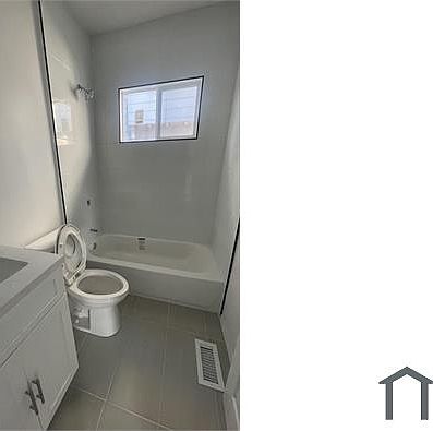 4th image of 322 E 35th St #322