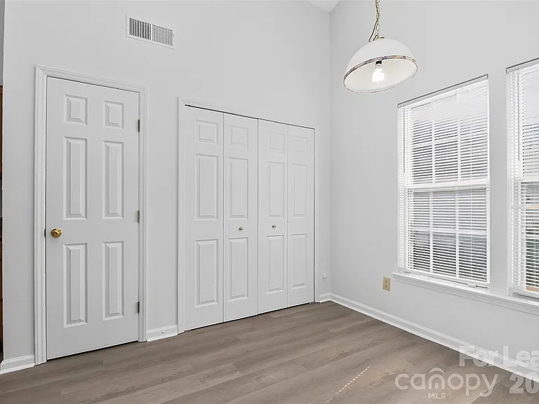 3411 Pondridge Ct — Photo 11