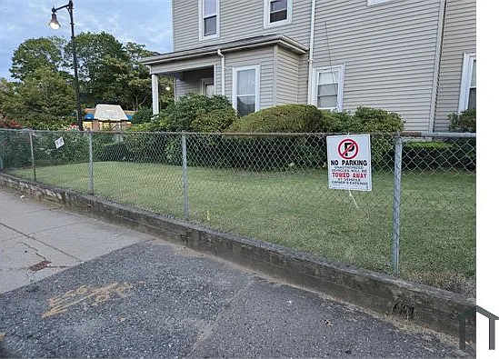 3 bed, $2,960 — Photo 2