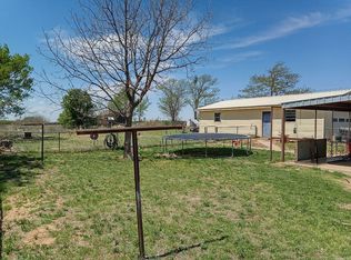 12137 N 1870th Rd, Sayre, OK 73662