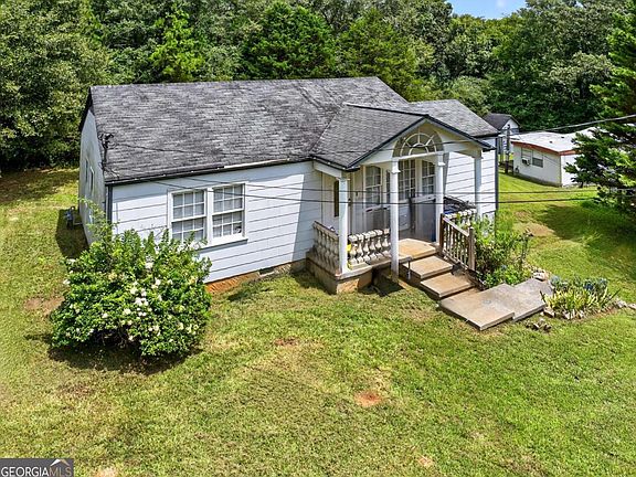 3rd image of 1561 Pleasant Valley Rd SE