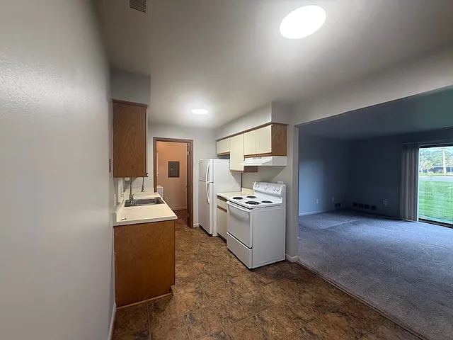 1 bed, 750 sqft, $995 — Photo 4
