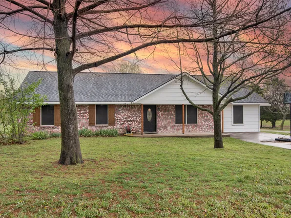 506 N Tucker St, Leonard, TX 75452