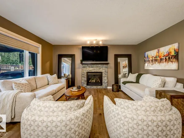 854 Chahley Way NW, Edmonton, AB T6M 0C7