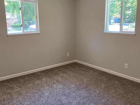 5th image of 1003 Geneva St