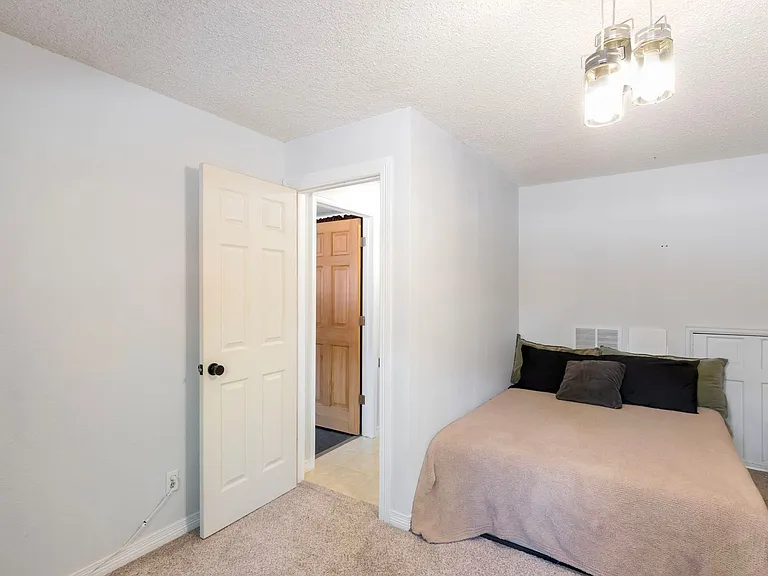 3117 Moonbeam Cir S — Photo 22