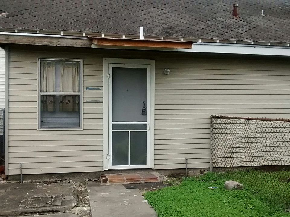 1st image of 2404 Deers St