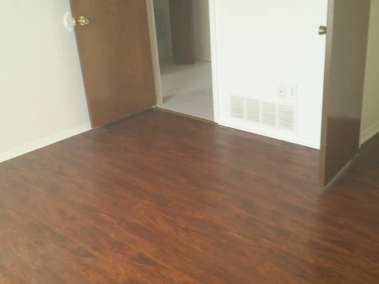 2115 Blossom Ln — Photo 9