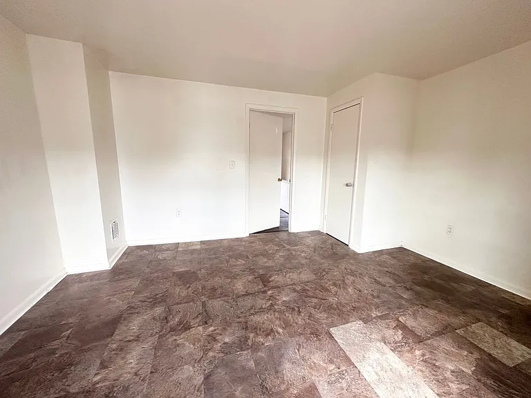 925 W College Ave — Photo 28