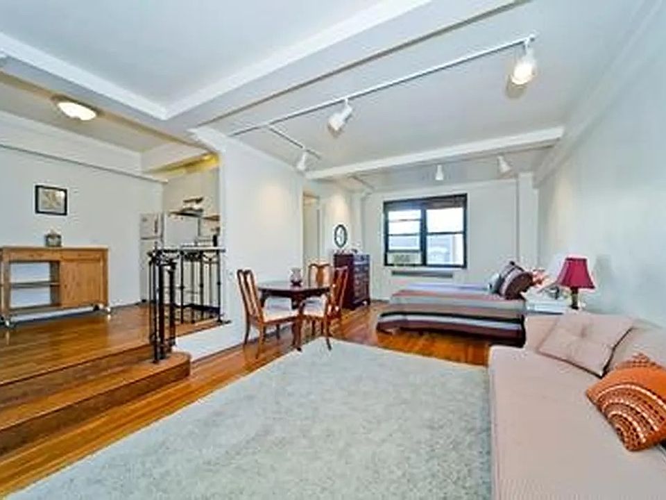 1st image of 200 W 20th St APT 411