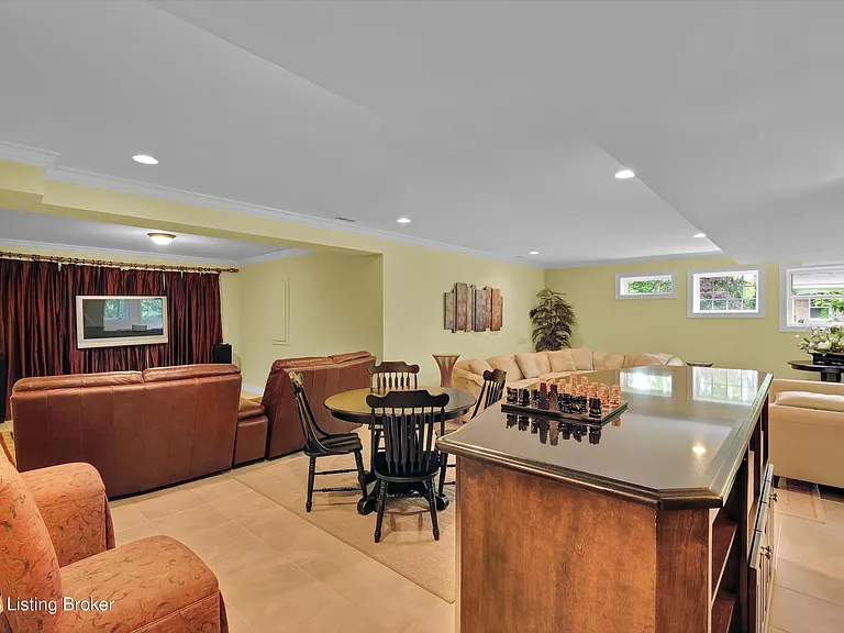 560 N Hubbards Ln — Photo 60