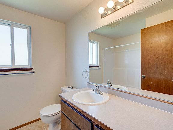 5th image of 455 S Oak Harbor St APT B202