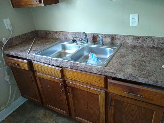 4th image of 3504 Herman St