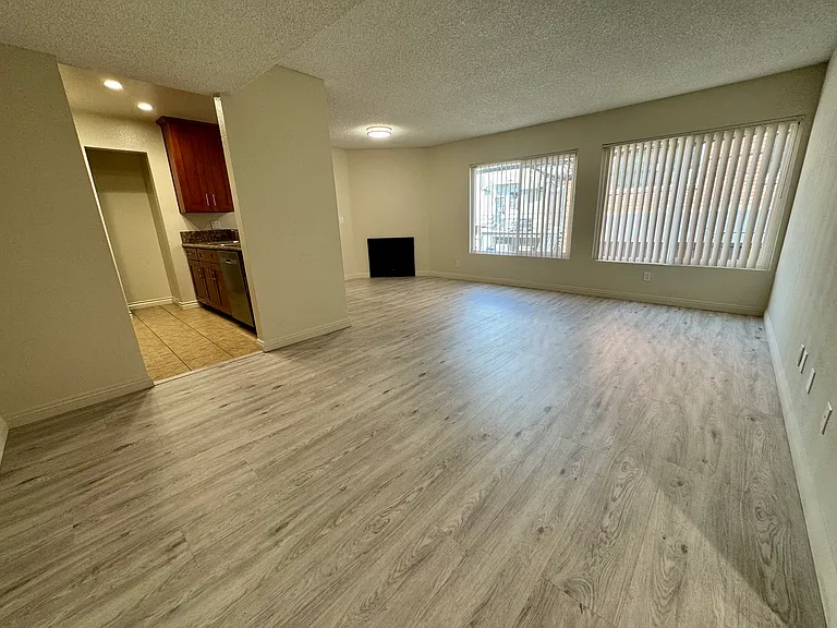 10911 Rochester Ave #103 — Photo 7