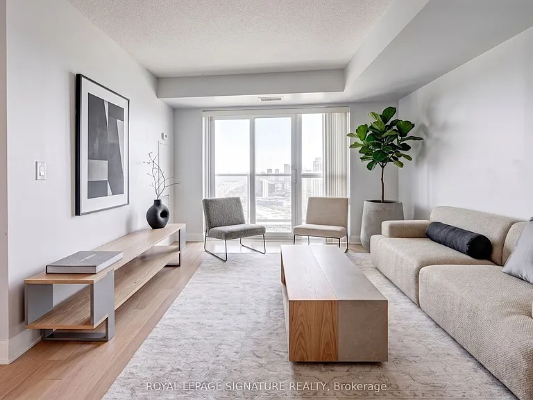 125 Village Green Sq #3807 — Photo 5