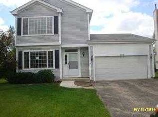 730 N Horizon Ct, Lindenhurst, IL 60046