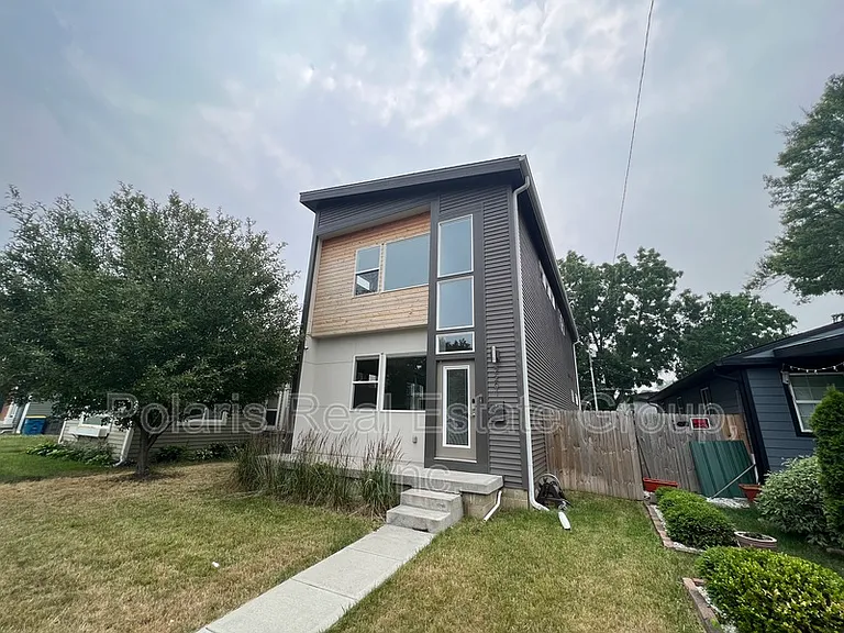 2201 Pleasant St — Photo 2