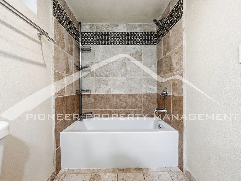 6801 W 32nd Ave — Photo 17