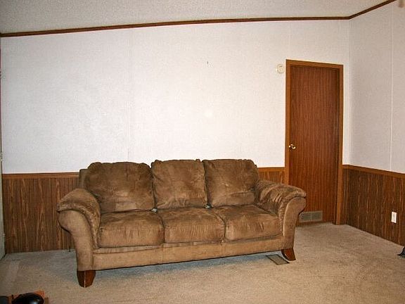 3rd image of 43362 Veronicque Dr