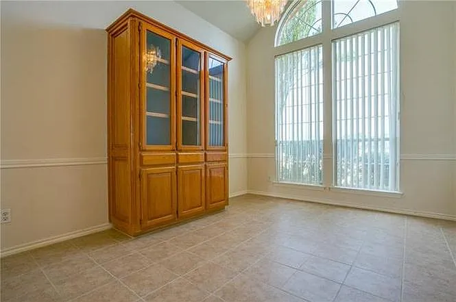 320 Twin Creek Dr — Photo 8