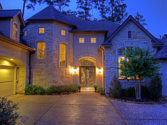 This charming home sits in a peaceful cul-de-sac.