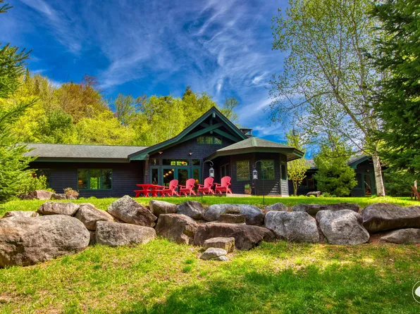 741 Bartlett Carry Rd, Saranac Lake, NY 12983