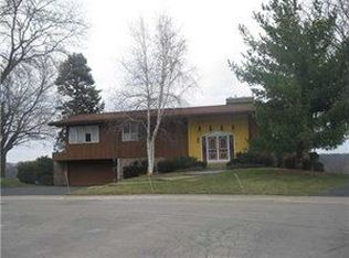 15 Eagle Rock Dr, Irondequoit, NY 14609