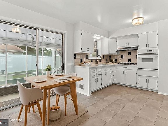 4th image of 6824 Constance Dr