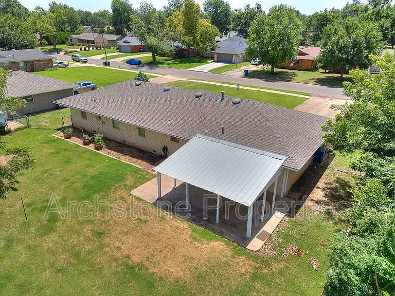 3121 Lakeside Dr — Photo 35