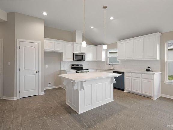 4th image of 8438 N 34th Ln