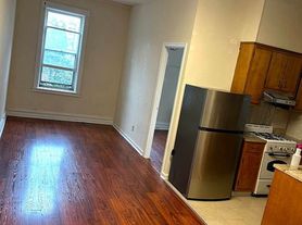 24-32 31st St, Astoria, NY
