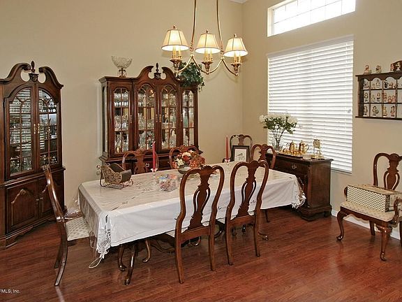 4th image of 1025 Cedar Cove Dr