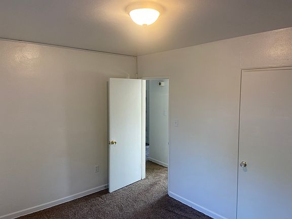 4th image of 3219 White Oak Dr APT 2