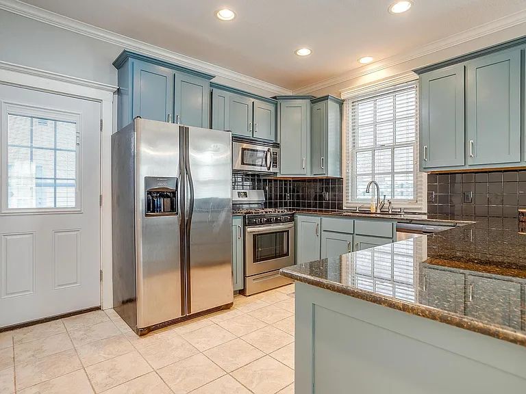 1211 S Adams St — Photo 13