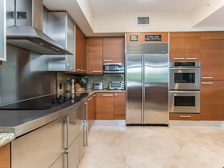 701 SE 21st Ave #204 — Photo 7