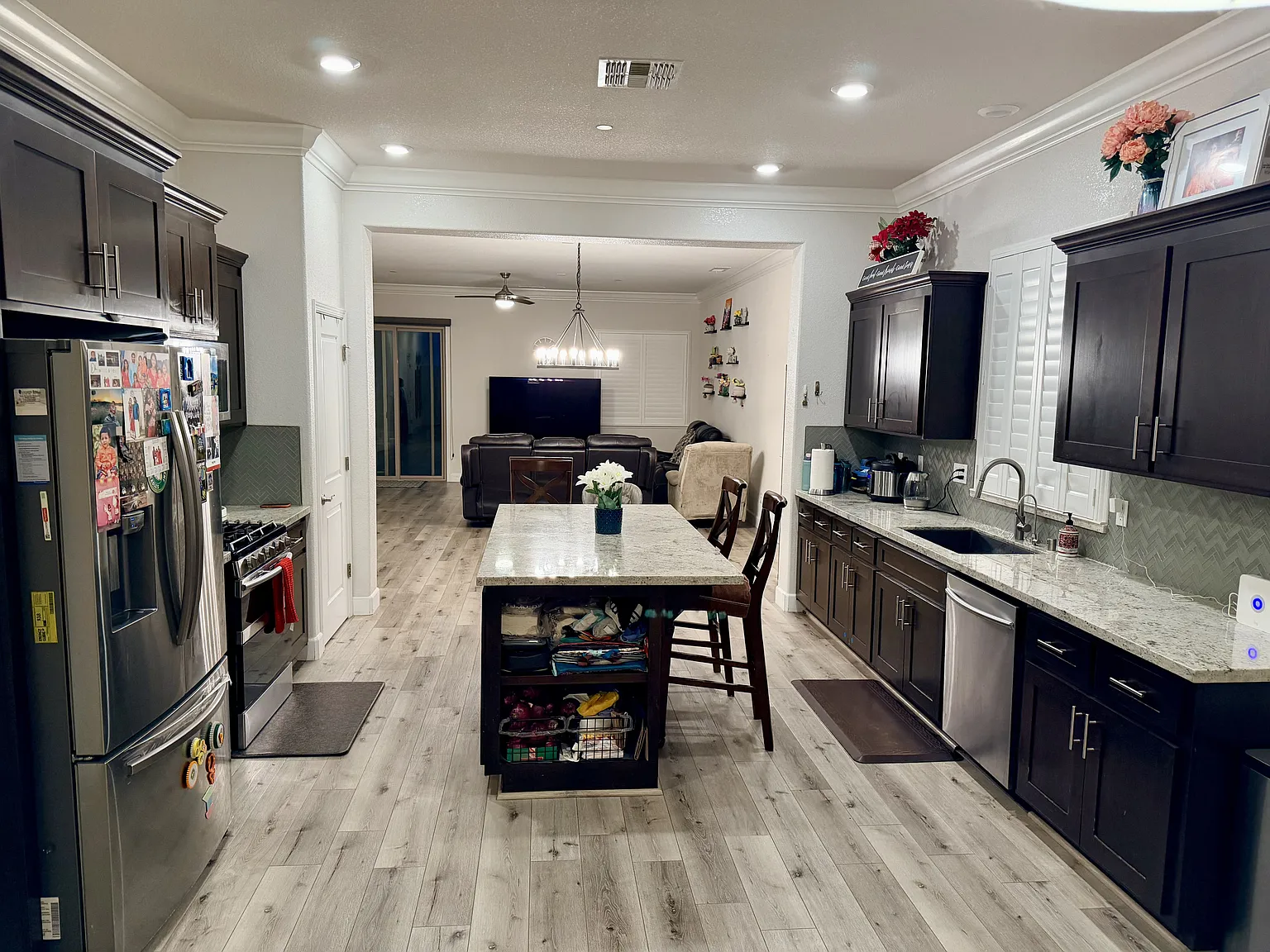 3 bed, 1913 sqft, $3,290 — Photo 3