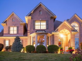 106 Preserve Valley Dr, Cranberry Township, PA 16066