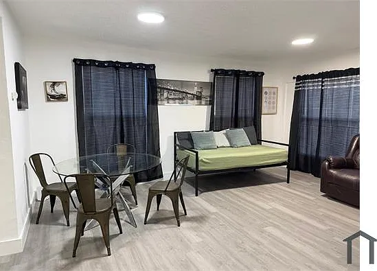 4 bed, $2,690 — Photo 4
